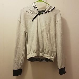 Ptula crop hoodie